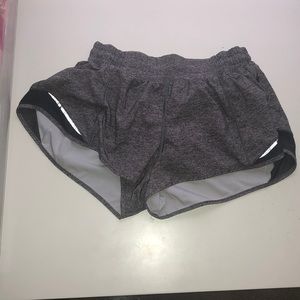 lululemon grey hotty hot short 2.5 inch